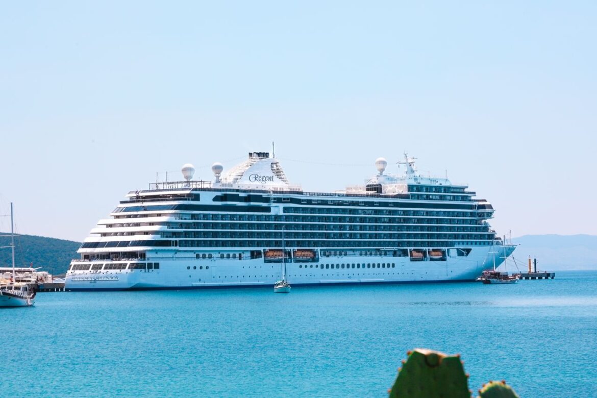 Regent Seven Seas Cruises to Illuminate New Vessel with Enchanting Crystal Light Installation